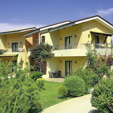 Bv Borgo Del Principe Hotel Дзамброне Екстериор снимка
