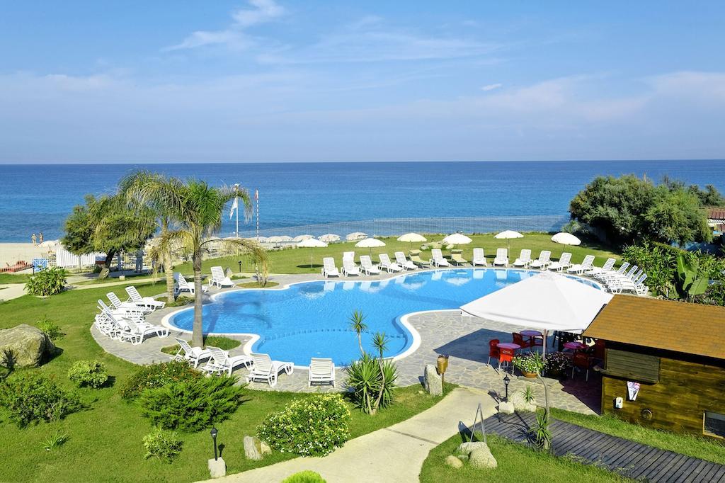Bv Borgo Del Principe Hotel Дзамброне Екстериор снимка