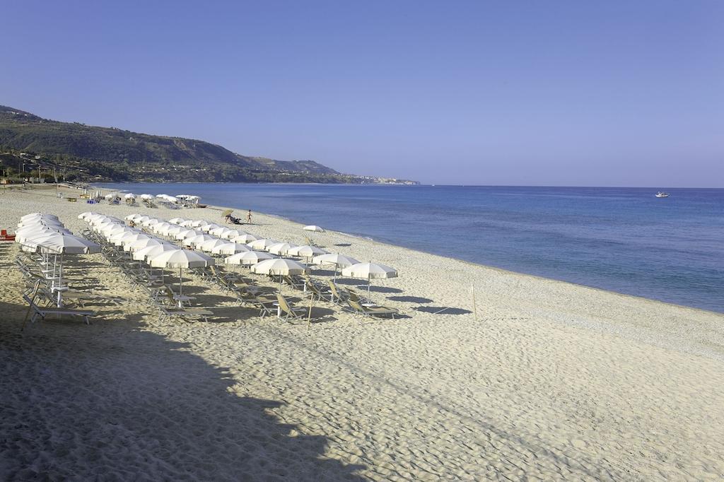 Bv Borgo Del Principe Hotel Дзамброне Екстериор снимка
