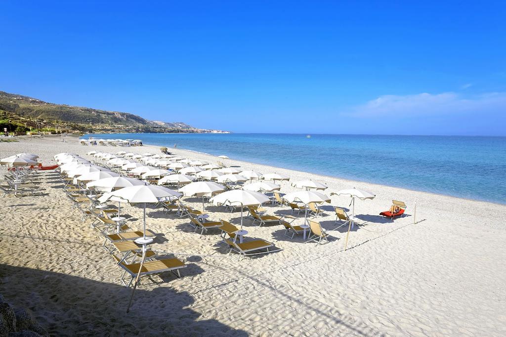Bv Borgo Del Principe Hotel Дзамброне Екстериор снимка